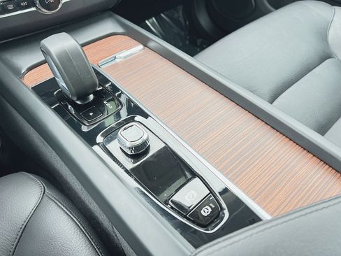 Certified 2023 Volvo XC60 B5 Plus w/ Climate Package image 22