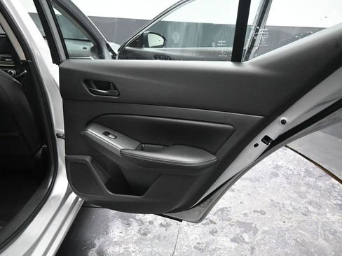 Used 2024 Nissan Altima 2.5 SV image 21