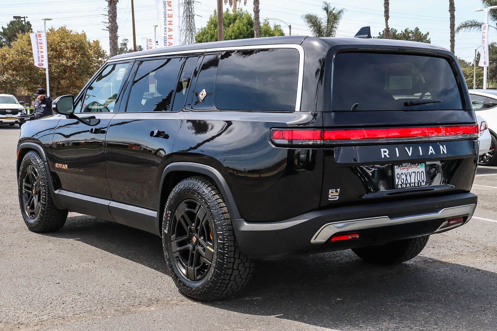 Used 2023 Rivian R1S Adventure Quad AWD/4WD image 8