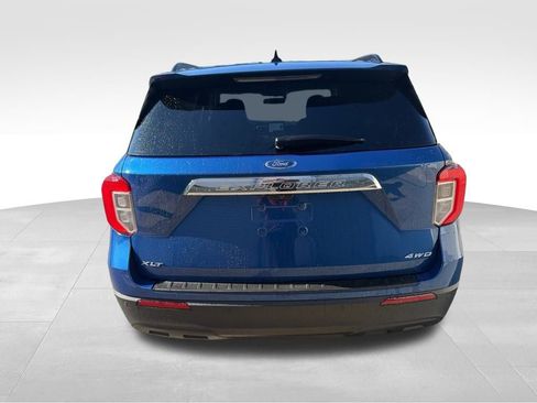 Used 2022 Ford Explorer XLT image 6