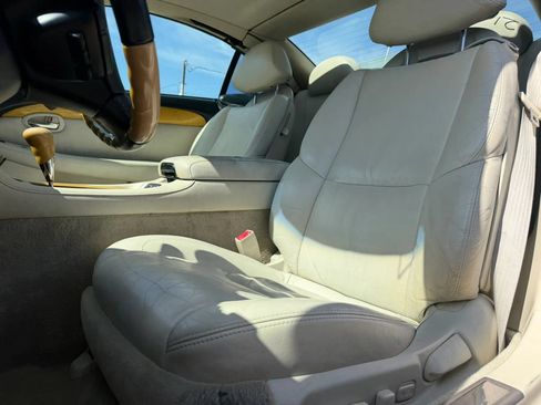 Used 2002 Lexus SC 430 Convertible RWD image 11