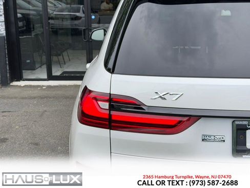 Used 2021 BMW X7 xDrive40i w/ M Sport Package AWD/4WD image 18