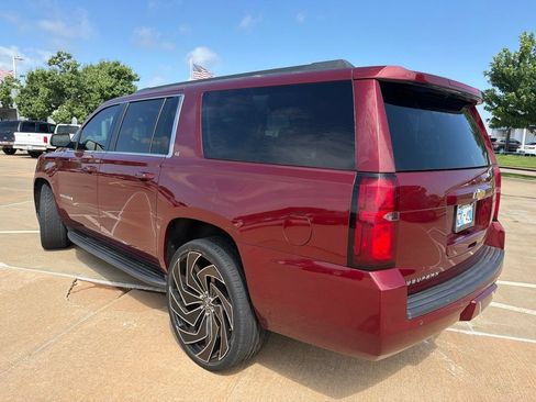 Used 2020 Chevrolet Suburban LT AWD/4WD image 3