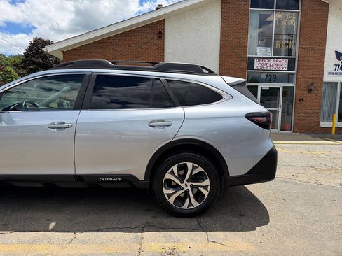 Used 2020 Subaru Outback Limited w/ Popular Package #2 AWD/4WD image 10