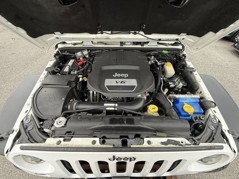 Used 2016 Jeep Wrangler Unlimited Rubicon image 29