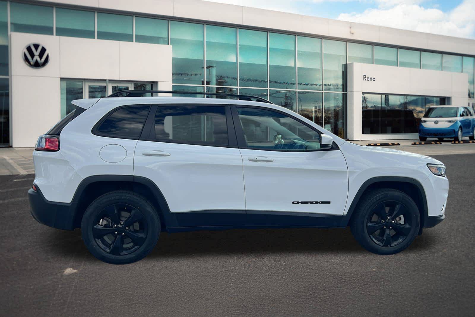 Used 2020 Jeep Cherokee Latitude Plus AWD/4WD image 4