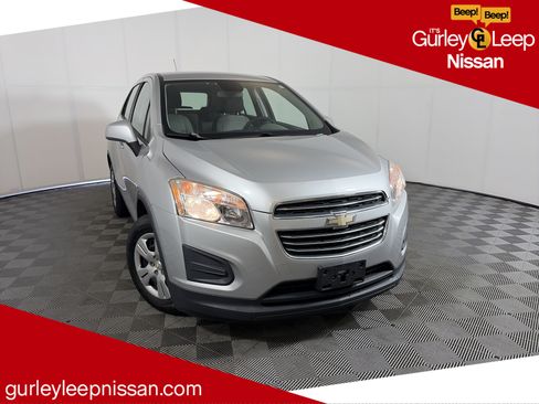 Used 2016 Chevrolet Trax LS FWD image 1