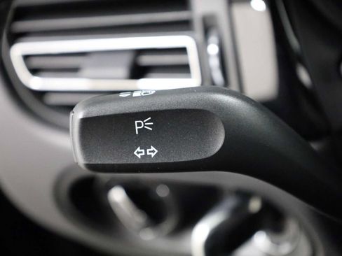 Used 2026 Porsche Macan AWD/4WD image 31