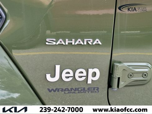 Used 2021 Jeep Wrangler Unlimited Sahara w/ LED Lighting Group AWD/4WD image 6