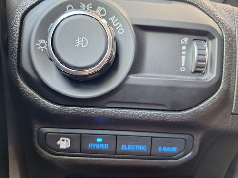 Used 2023 Jeep Wrangler Unlimited Sahara AWD/4WD image 12