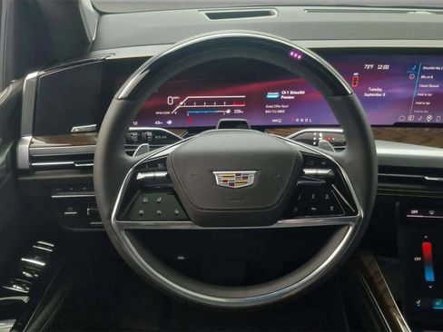 Used 2025 Cadillac Escalade Sport Platinum w/ LPO, ONYX Package image 32