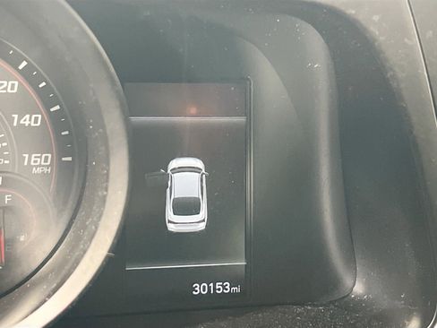 Used 2023 Hyundai Elantra SE w/ Preferred Accessory Package image 12