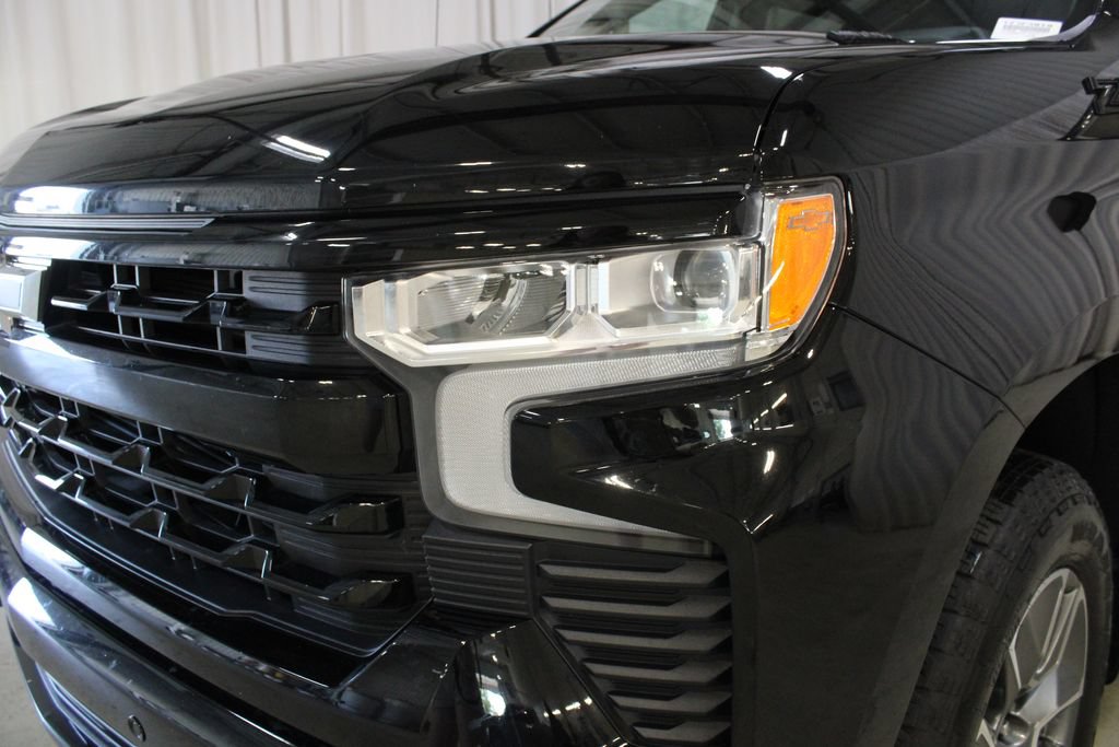 Used 2024 Chevrolet Silverado 1500 RST AWD/4WD image 32