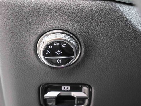 Certified 2025 Mercedes-Benz GLC 350e 4MATIC image 28