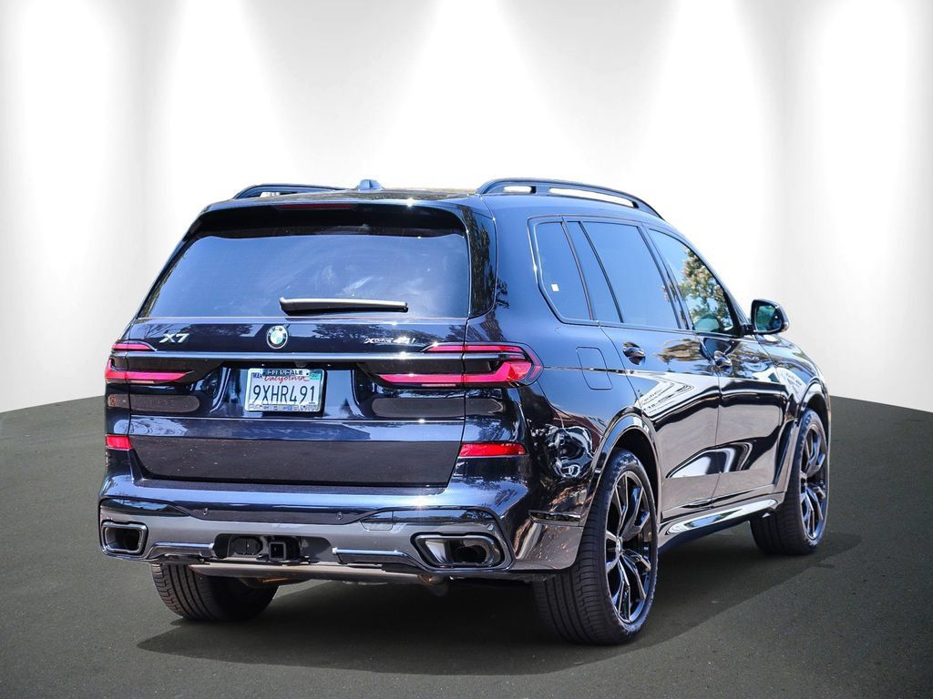 Used 2026 BMW X7 xDrive40i w/ M Sport Package AWD/4WD image 6