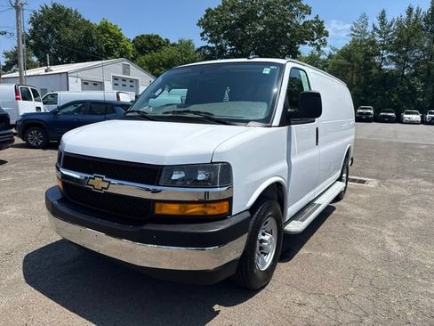 Used 2024 Chevrolet Express 2500 w/ Driver Convenience Package RWD image 2