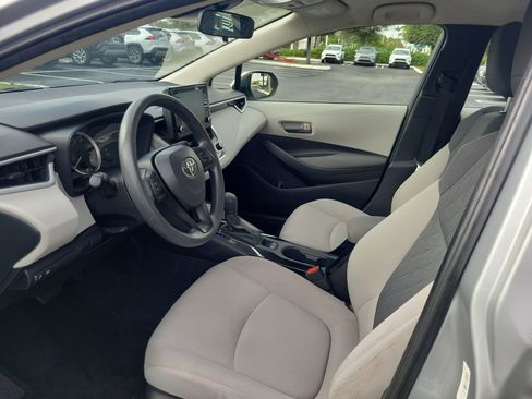 Used 2022 Toyota Corolla LE image 19