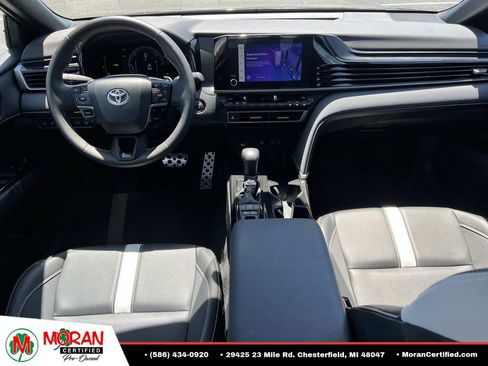 Used 2025 Toyota Camry SE FWD image 13