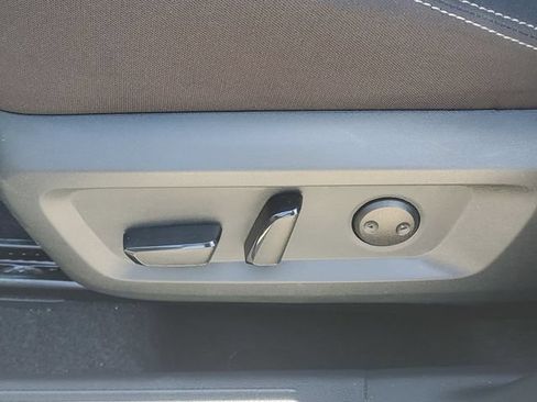 Used 2025 Nissan Rogue SV FWD image 24