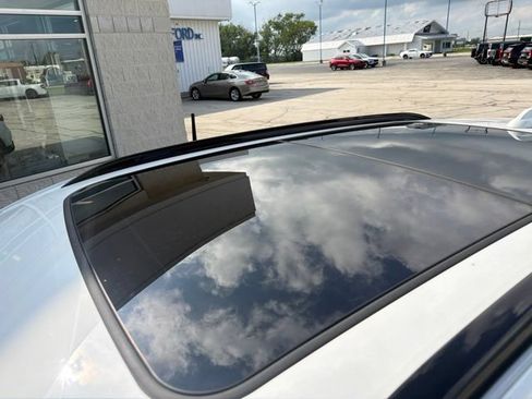 Used 2025 Buick Envision Sport Touring AWD/4WD image 21