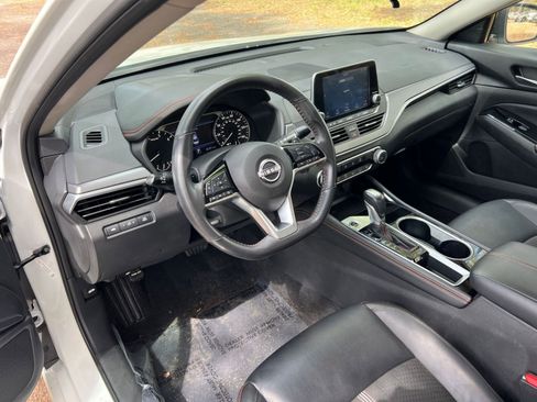 Used 2025 Nissan Altima 2.5 SR image 30