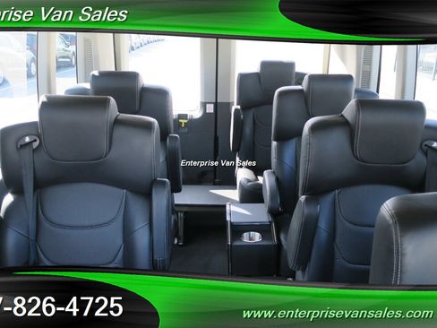 Used 2023 Ford Transit 350 XLT image 2