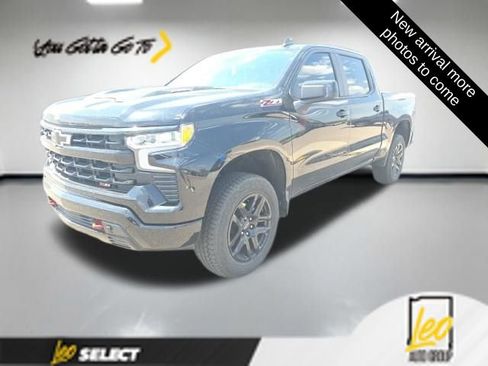 Used 2025 Chevrolet Silverado 1500 LT Trail Boss w/ Convenience Package II AWD/4WD image 1