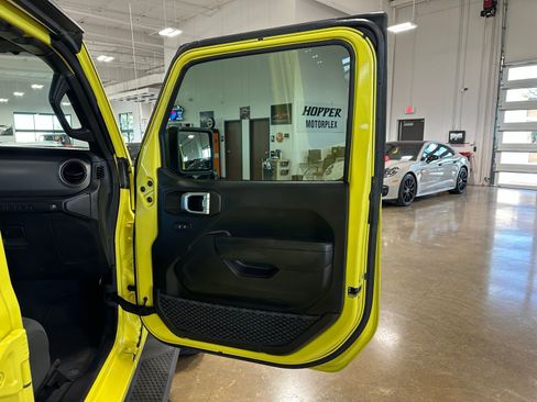 Used 2023 Jeep Wrangler Unlimited Sport image 39