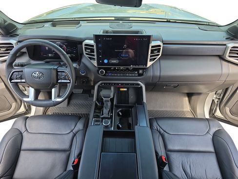 Used 2024 Toyota Sequoia Platinum AWD/4WD image 9
