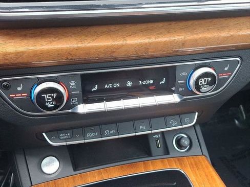 Certified 2023 Audi Q5 2.0T Premium w/ Convenience Package image 17