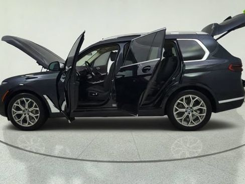 Used 2025 BMW X7 xDrive40i w/ Premium Package AWD/4WD image 11