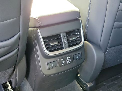 Used 2023 Subaru Legacy Limited AWD/4WD image 14