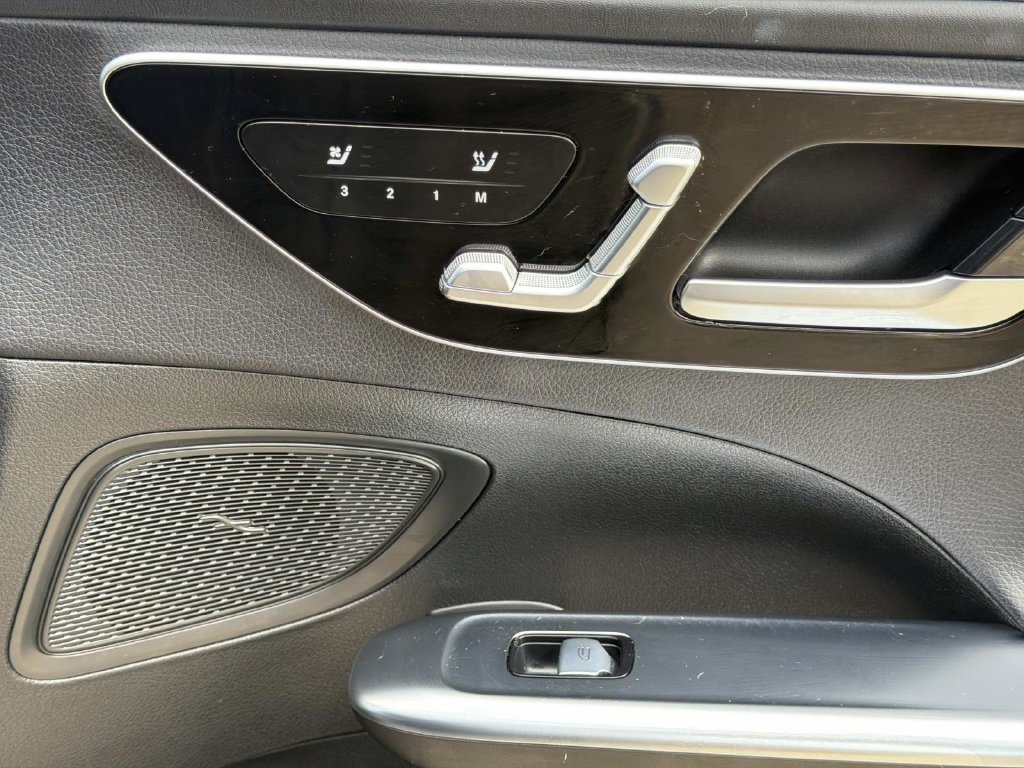 Used 2022 Mercedes-Benz C 300 Sedan image 16