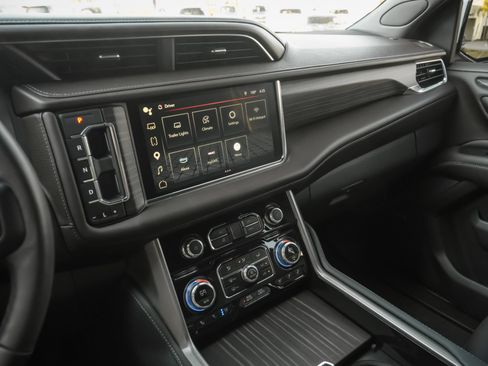 Used 2023 GMC Yukon Denali AWD/4WD image 10