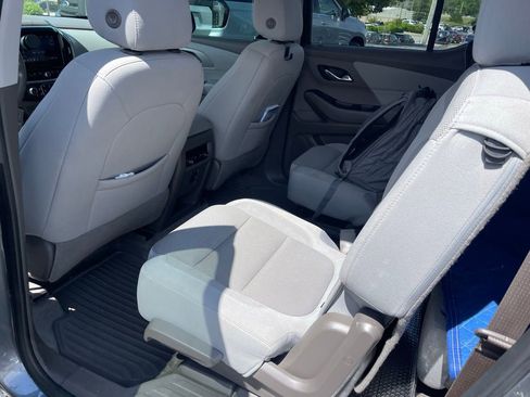 Used 2020 Chevrolet Traverse LT w/ LPO, 'HIT The Road' Package AWD/4WD image 6