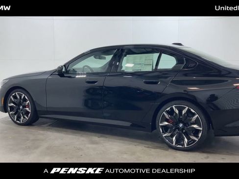 Used 2026 BMW 530i w/ M Sport Package RWD image 6