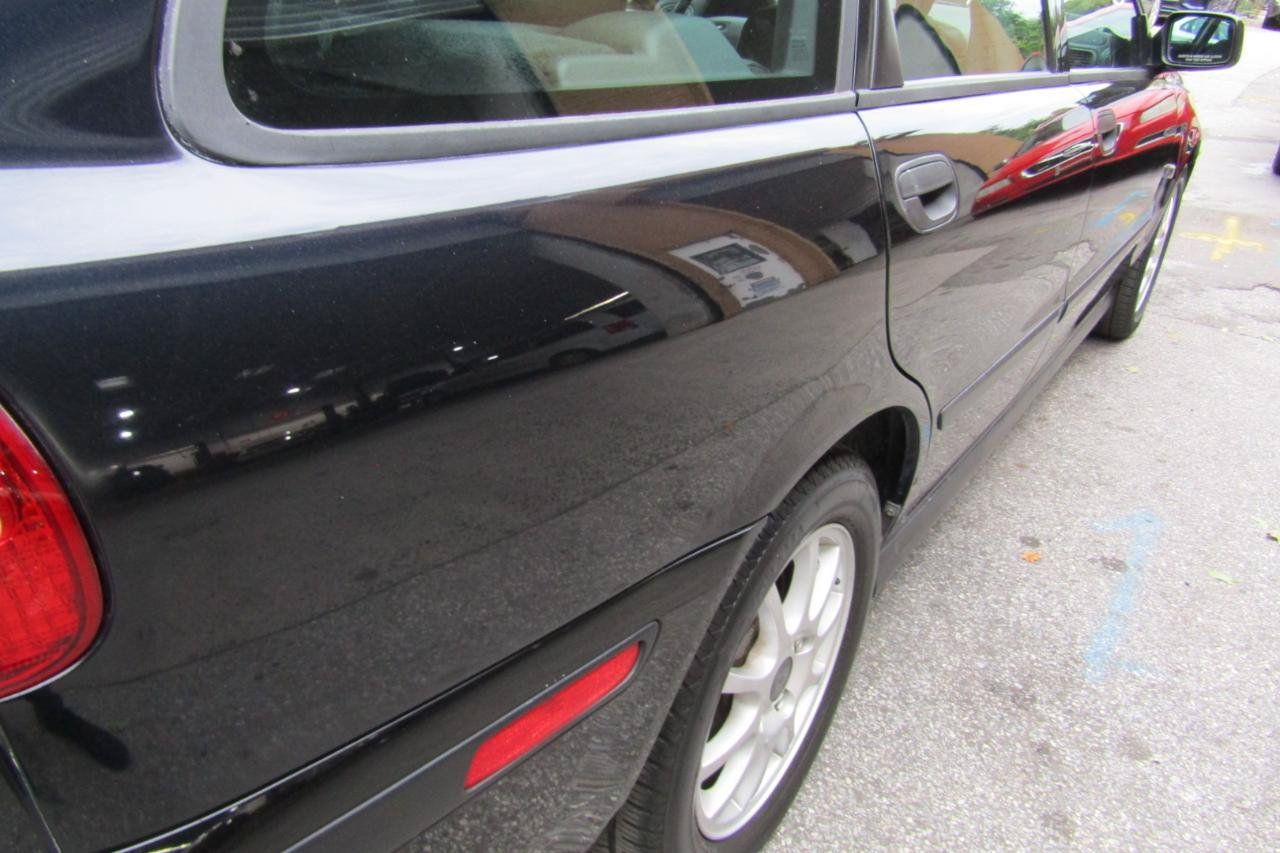 Used 2002 Volvo V40 FWD image 15