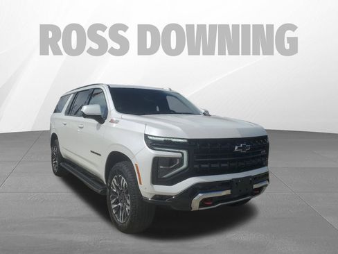 Used 2025 Chevrolet Suburban Z71 image 6