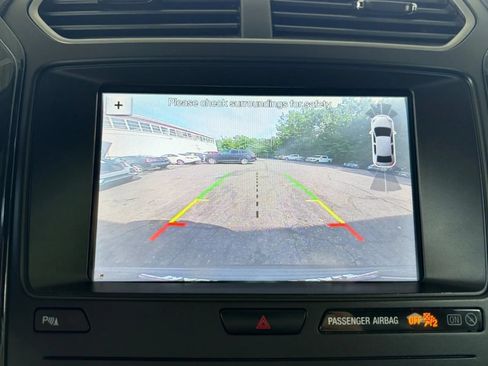 Used 2019 Ford Explorer XLT w/ Equipment Group 202A AWD/4WD image 36