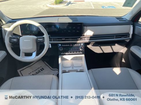 Used 2025 Hyundai Santa Fe SEL AWD/4WD image 3