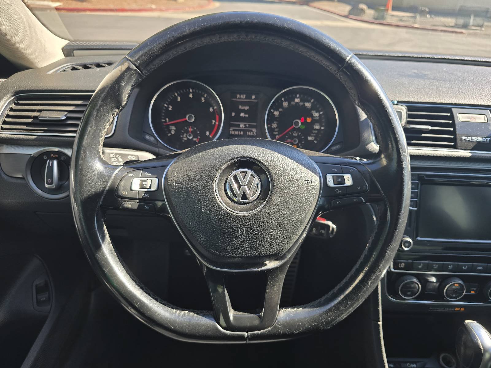 Used 2018 Volkswagen Passat 2.0T R-Line FWD image 29