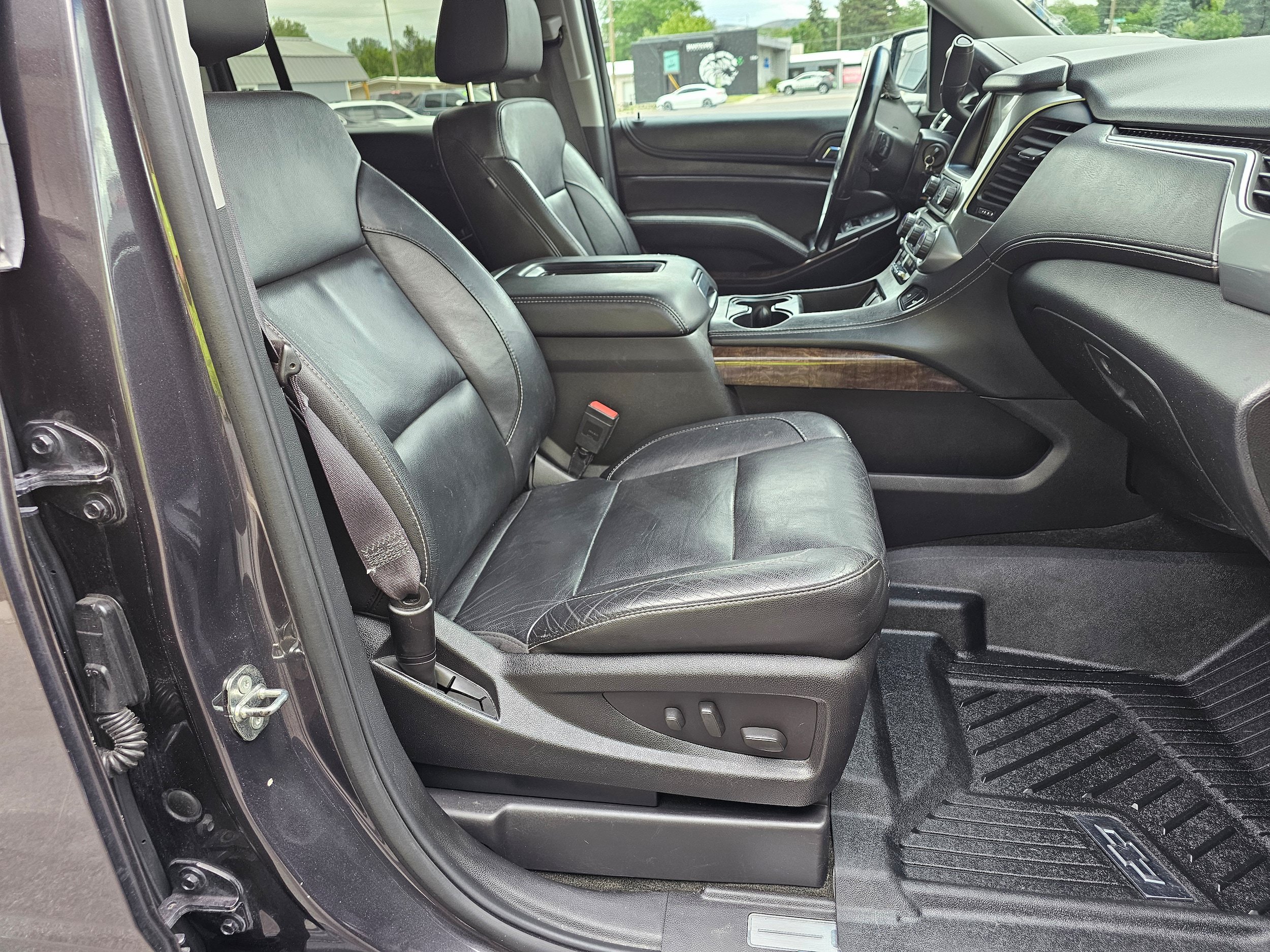 Used 2016 Chevrolet Suburban LT AWD/4WD image 17