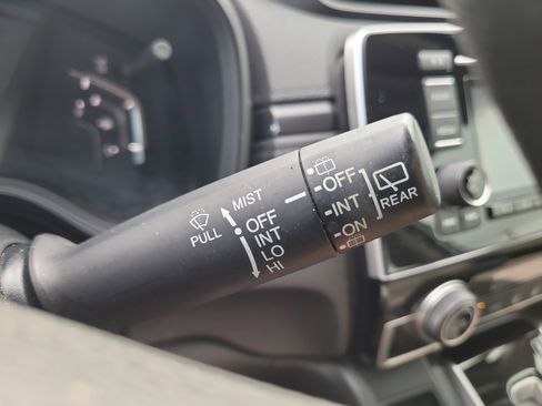 Used 2017 Honda CR-V LX image 29