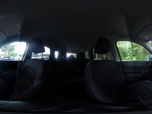 Used 2025 Nissan Pathfinder SV FWD image 44