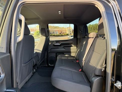 Used 2025 Chevrolet Silverado 1500 LT image 25