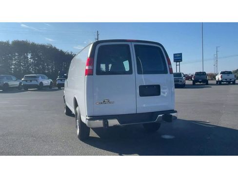 Used 2023 Chevrolet Express 2500 w/ Driver Convenience Package image 3