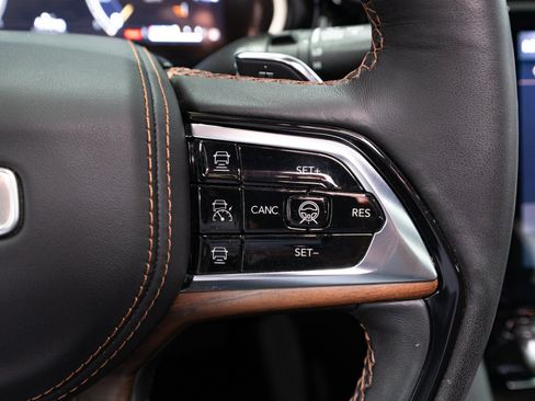 Used 2025 Jeep Grand Cherokee Summit w/ Adv Protech Group IV AWD/4WD image 29