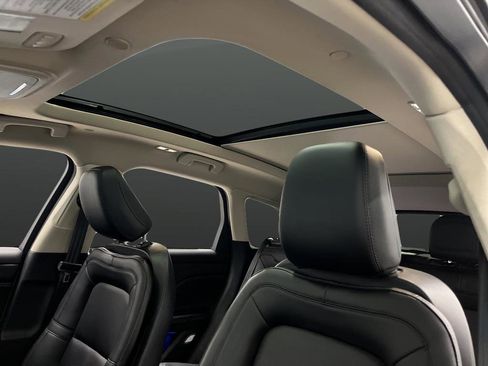 Used 2024 Lincoln Corsair Grand Touring w/ Equipment Group 301A image 7