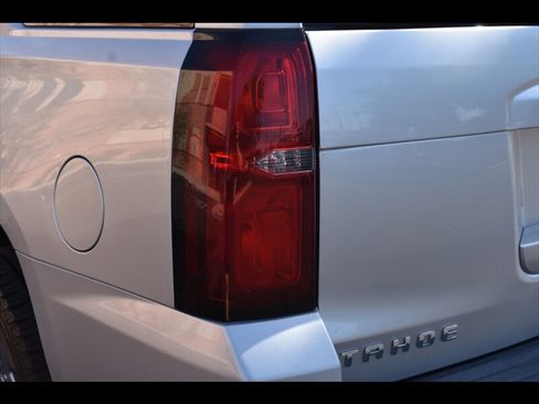Used 2018 Chevrolet Tahoe LT w/ Luxury Package RWD image 51