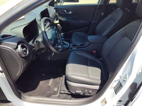 Used 2023 Hyundai Kona Limited FWD image 12